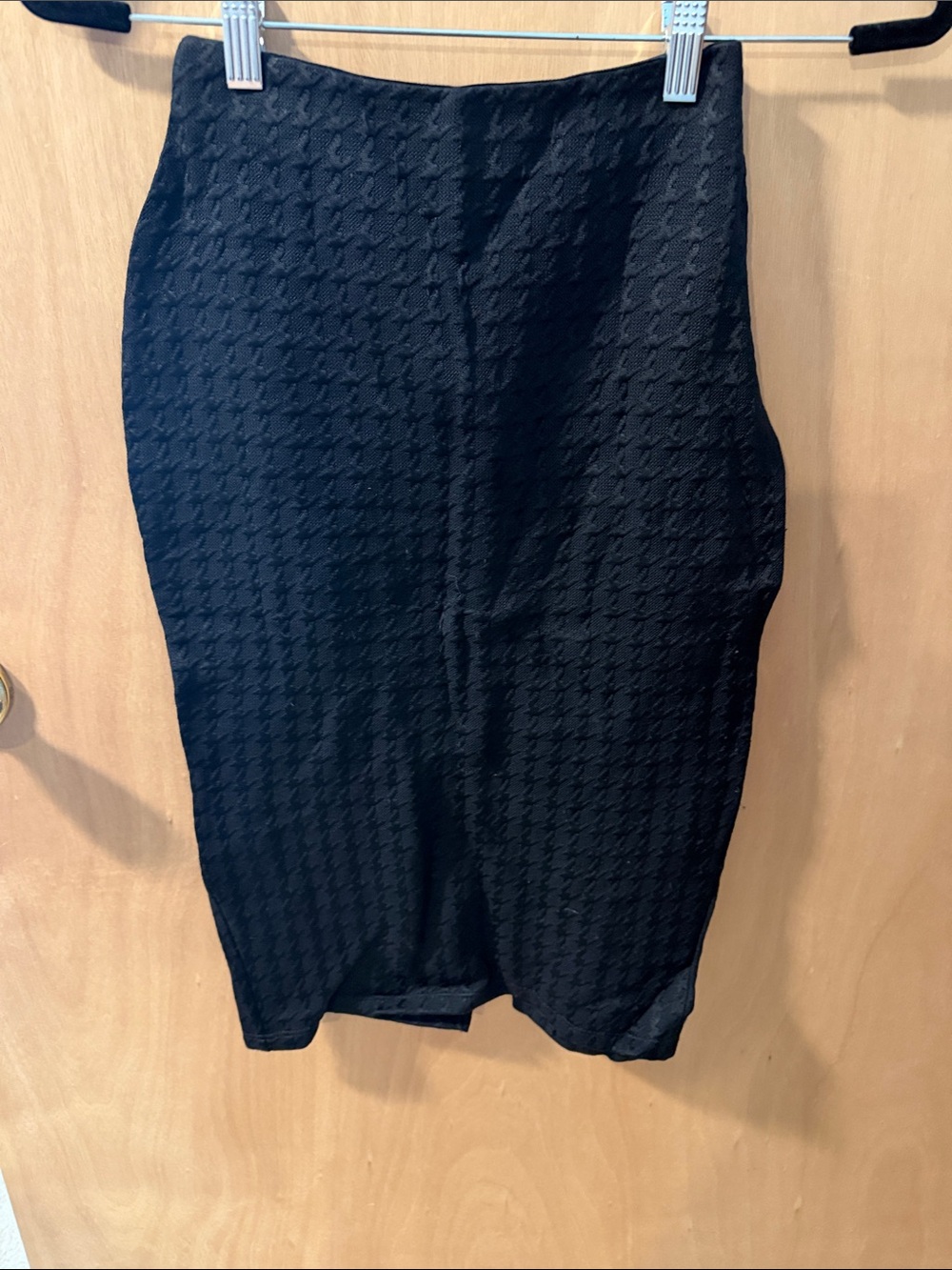 H&M Black Textured Pencil Skirt
